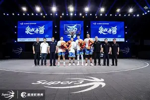 九游游戏中心下载 官方版-包含法甲倒计时，上海久事赛后复出首秀，细节引发关注，引发热议，临场指挥获称赞的词条