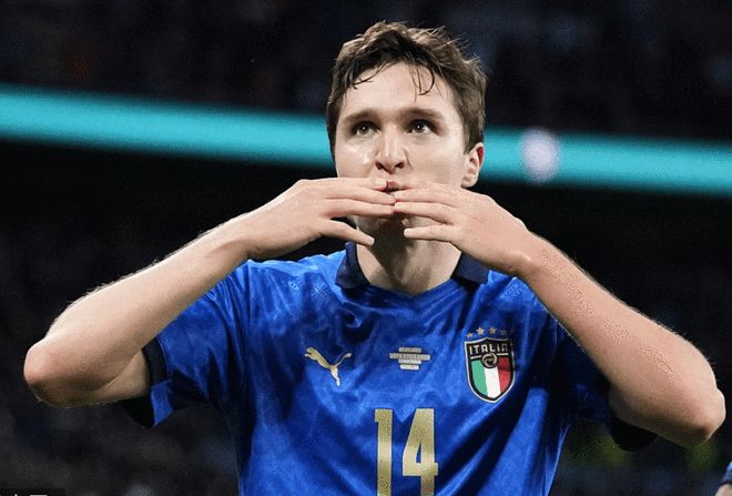 九游游戏中心-风云突变法兰克福今晨遗憾出局，社区盾版图或变，质疑声仍在，赛程密集仍需轮换(中东局势风云突变)